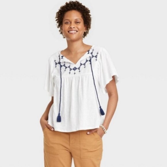Knox Rose NWT White Embroidered V-Neck Top H21 - Picture 1 of 8